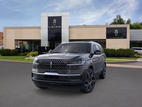 New 2026 Lincoln Navigator Reserve image 3