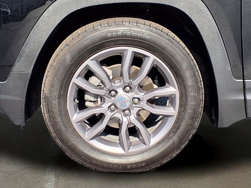 Used 2024 GMC Terrain SLT AWD/4WD image 13