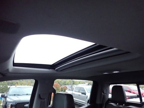 Used 2019 GMC Sierra 1500 SLT w/ SLT Convenience Package image 24