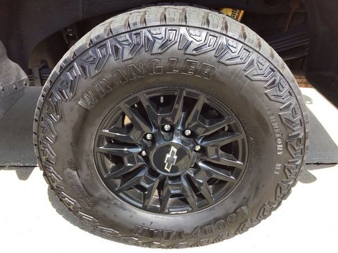 Used 2026 Chevrolet Silverado 2500 ZR2 w/ LPO, Dark Essentials Package AWD/4WD image 29