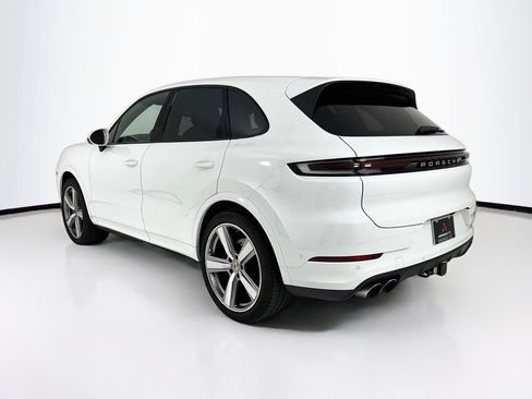 Certified 2024 Porsche Cayenne AWD/4WD image 3
