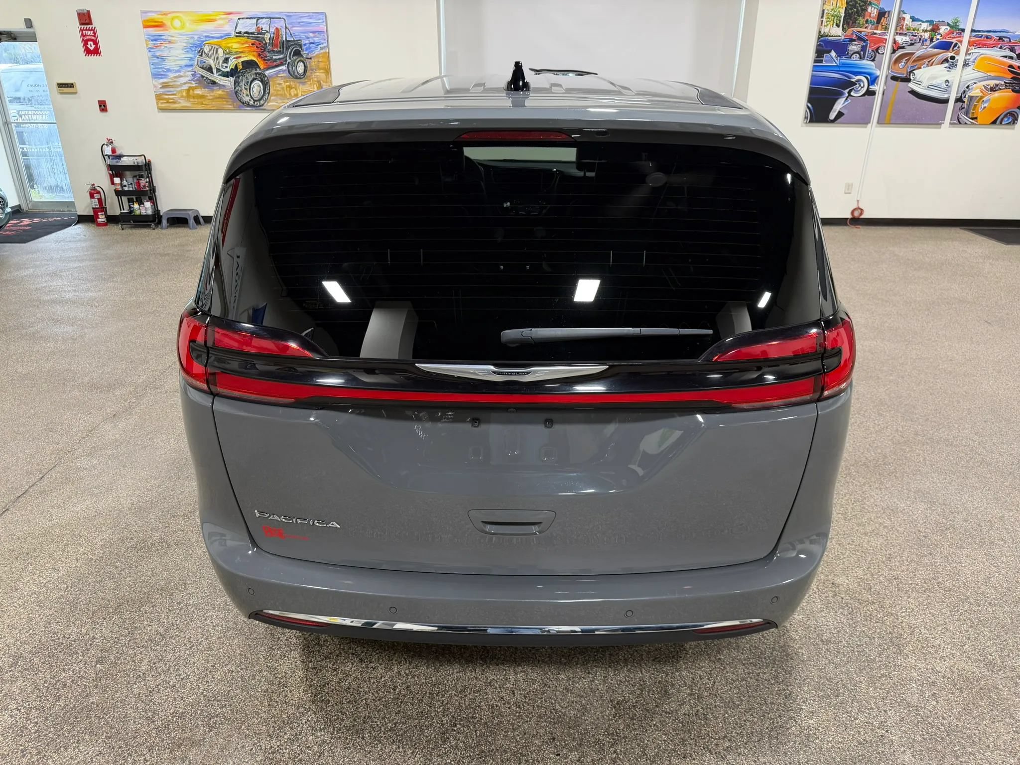 Used 2025 Chrysler Pacifica Select FWD image 17