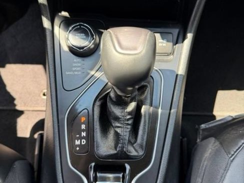 Used 2019 Jeep Cherokee Limited AWD/4WD image 27