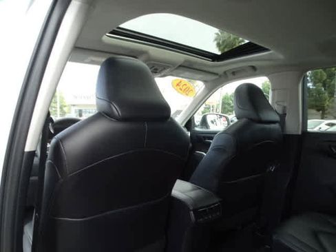 Certified 2024 Toyota Highlander XLE image 22