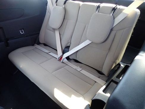 Used 2023 Ford Explorer XLT image 18