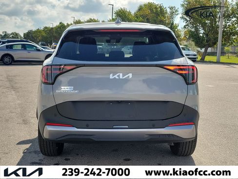 Certified 2026 Kia Sportage EX FWD image 5