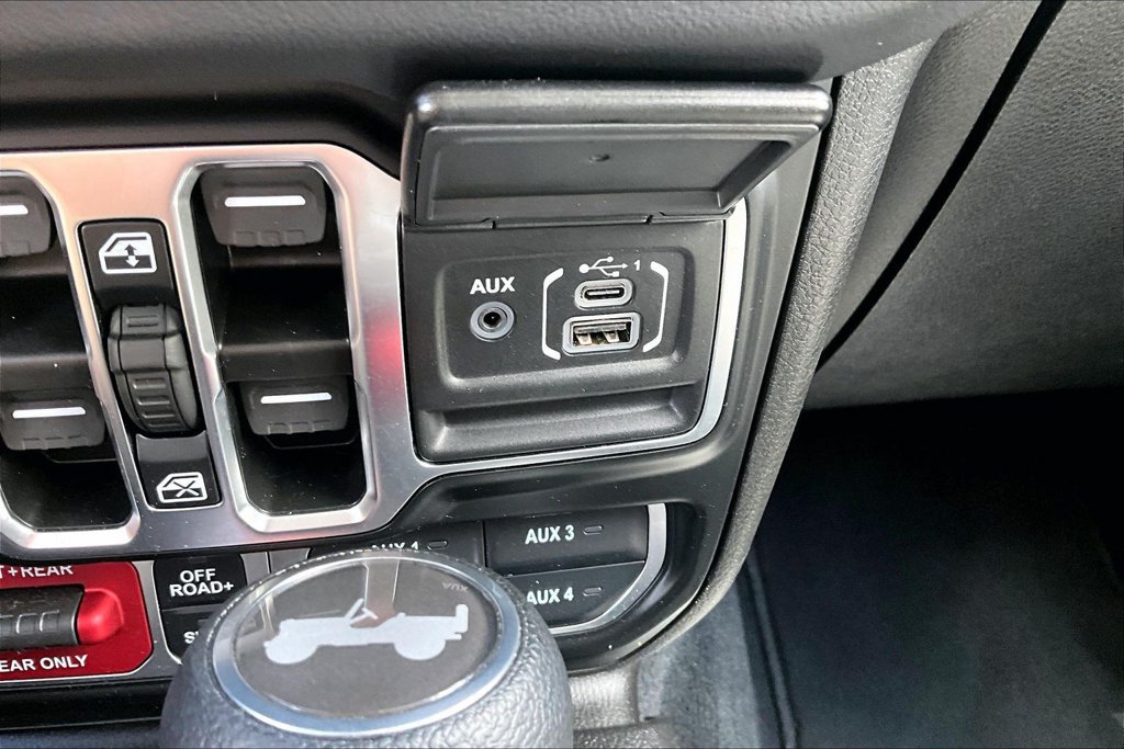 Used 2026 Jeep Wrangler Unlimited Rubicon AWD/4WD image 15