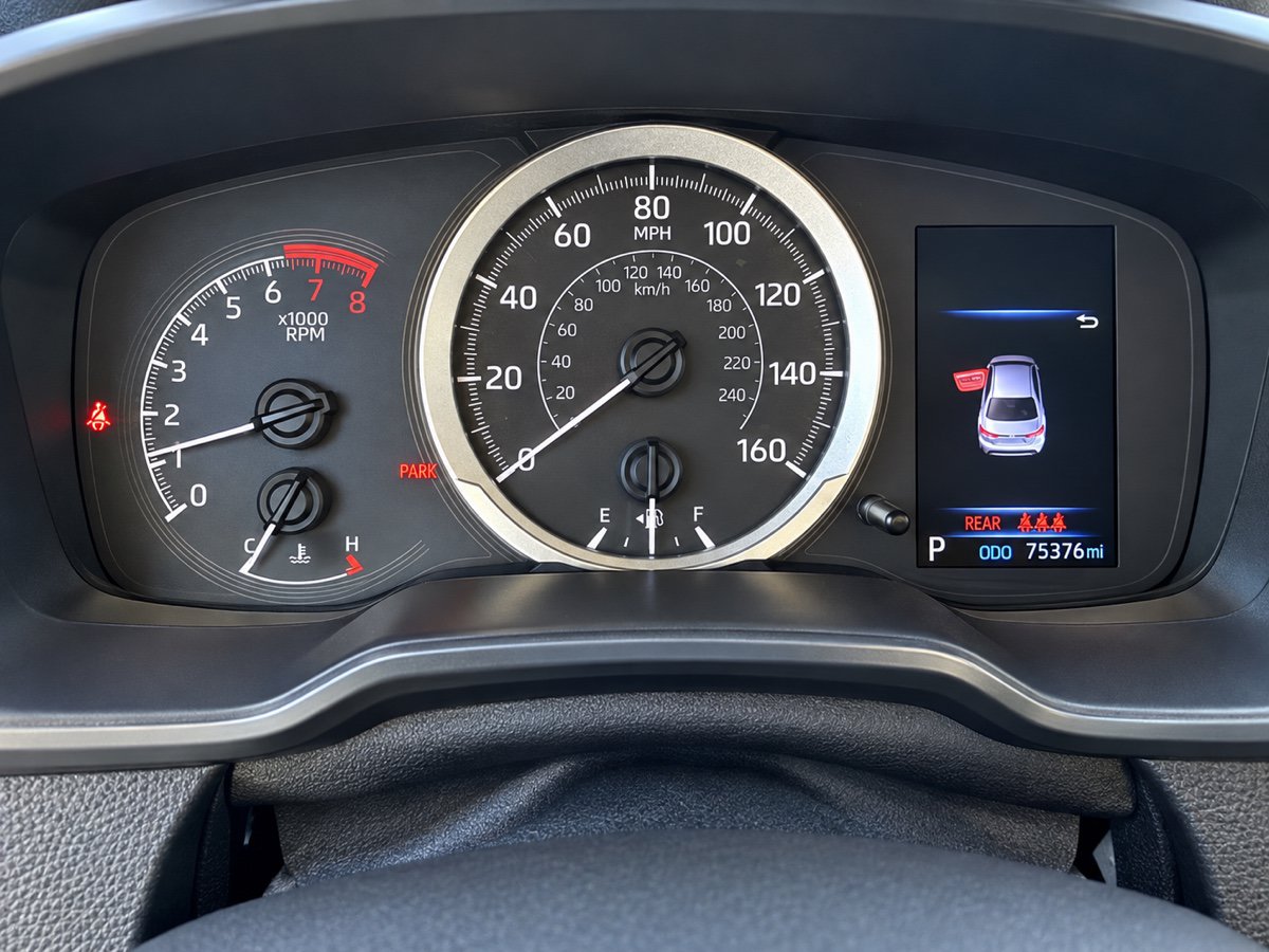 Used 2020 Toyota Corolla LE FWD image 12