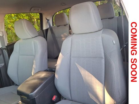 Used 2019 Toyota Tacoma SR5 AWD/4WD image 12
