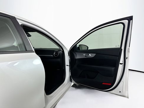 Used 2024 Kia Forte LXS image 29