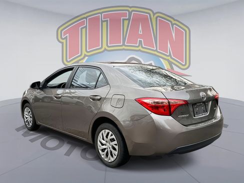 Used 2019 Toyota Corolla LE image 3