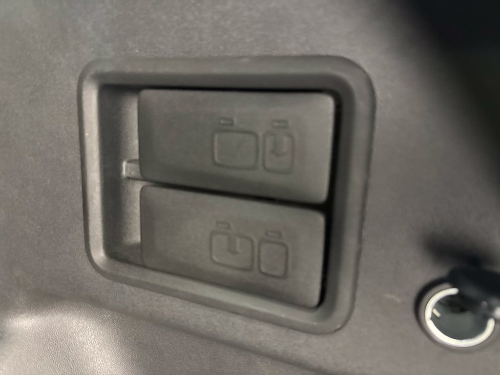 Used 2024 Chevrolet Equinox LT AWD/4WD image 37