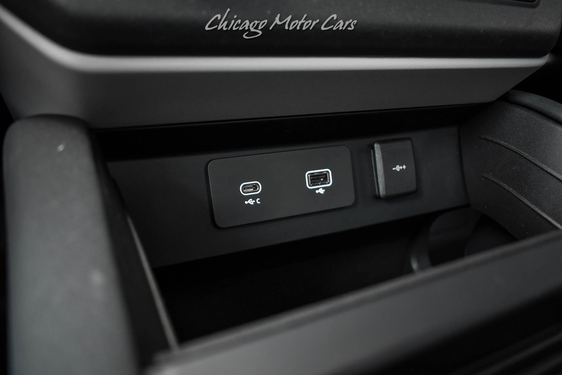Used 2023 Land Rover Defender 110 SE AWD/4WD image 19