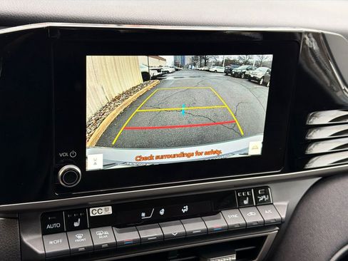 Used 2025 Toyota Camry LE w/ Convenience Package image 24