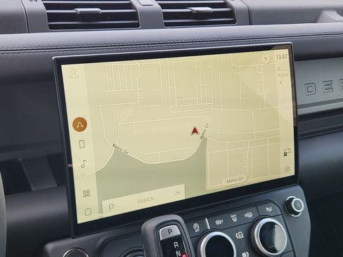 New 2026 Land Rover Defender 90 V8 image 21