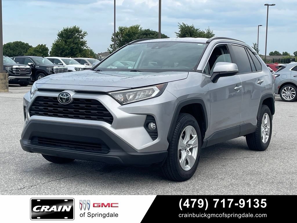 Used 2020 Toyota RAV4 XLE FWD image 3
