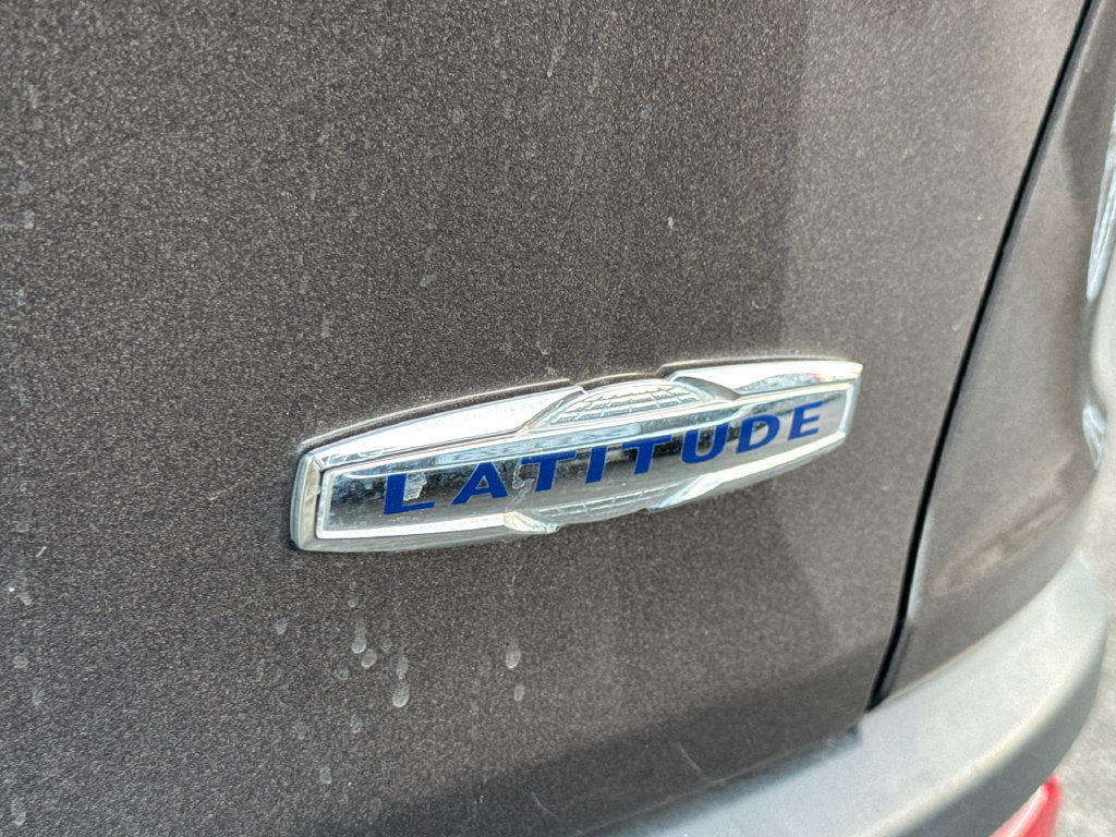 Used 2018 Jeep Cherokee Latitude Plus FWD image 7