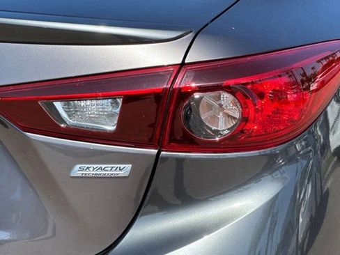 Used 2018 MAZDA MAZDA3 Touring image 28