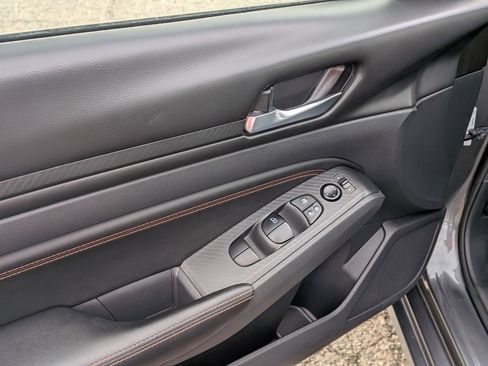 Used 2022 Nissan Altima 2.5 SR image 14