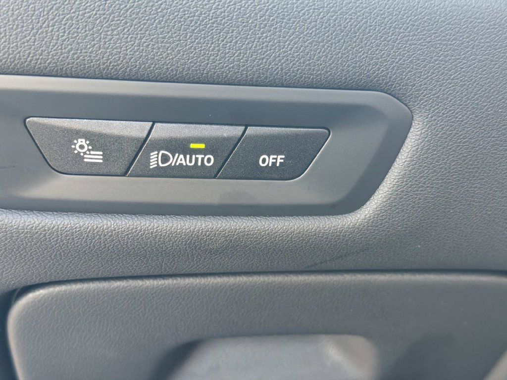 Used 2026 BMW X6 xDrive40i AWD/4WD image 21