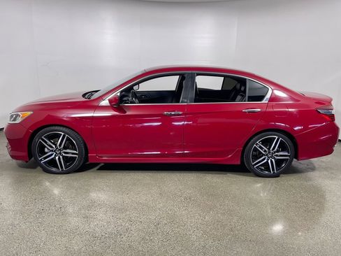 Used 2017 Honda Accord Sport image 6