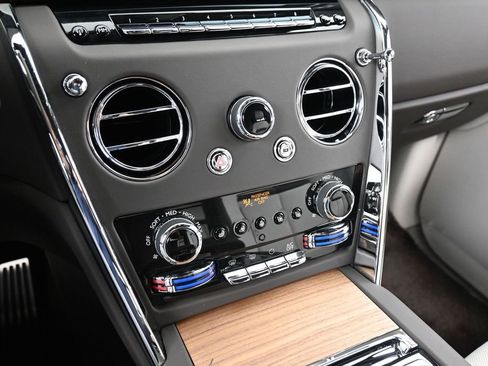 New 2026 Rolls-Royce Cullinan AWD/4WD image 21