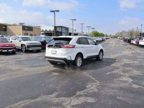 Used 2024 Ford Edge SEL w/ Convenience Package AWD/4WD image 7