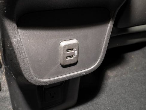 Used 2023 GMC Terrain SLT image 8