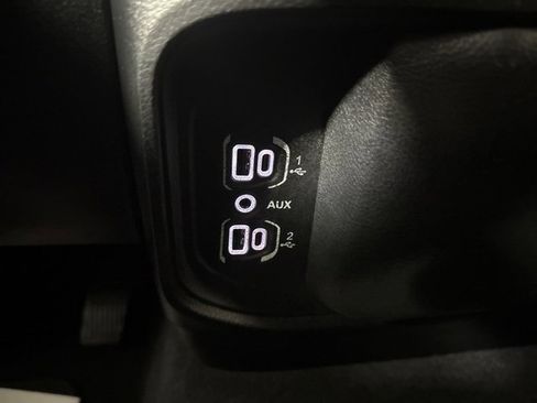 Used 2019 RAM 1500 Laramie image 33