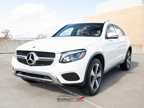 Used 2019 Mercedes-Benz GLC 300 4MATIC Coupe image 3