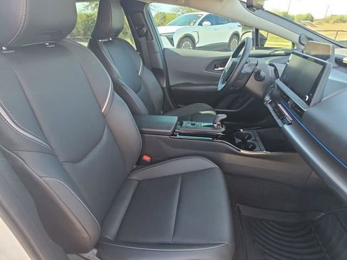 Used 2025 Toyota Prius Limited image 10