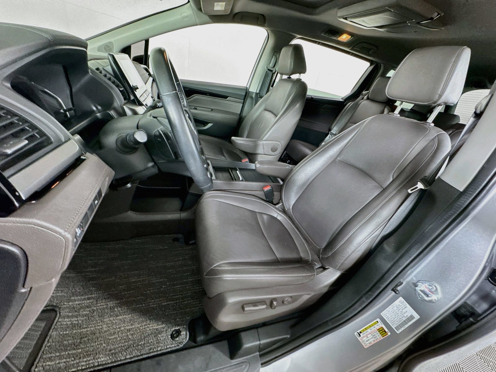Used 2023 Honda Odyssey Touring image 11