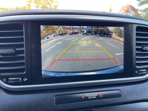 Certified 2021 Kia Sportage S image 11