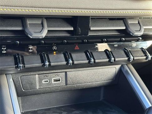 Used 2024 Chevrolet Colorado ZR2 image 22