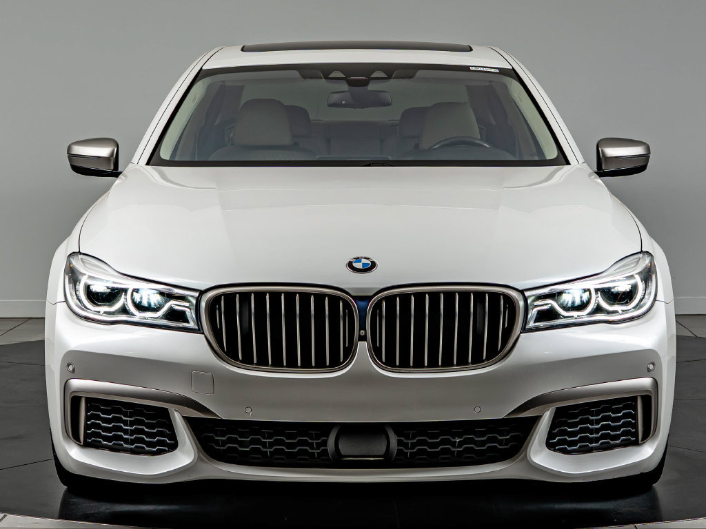 Used 2019 BMW M760i xDrive w/ Luxury Rear Seating Package AWD/4WD image 2