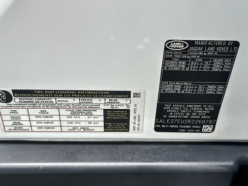 Used 2024 Land Rover Defender 110 X-Dynamic SE AWD/4WD image 28