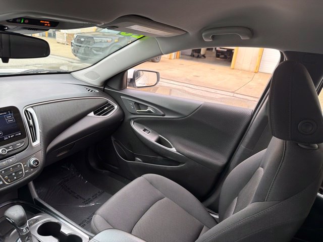 Used 2025 Chevrolet Malibu LT FWD image 20