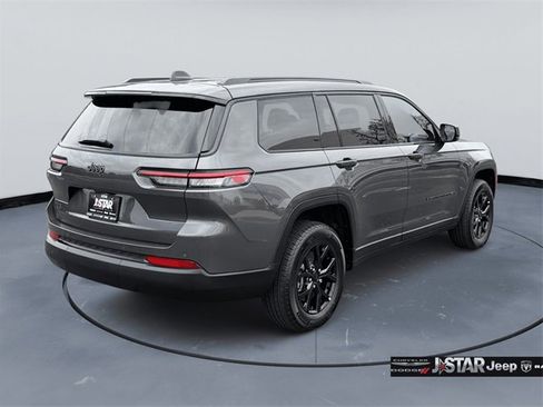 New 2025 Jeep Grand Cherokee L Laredo image 5