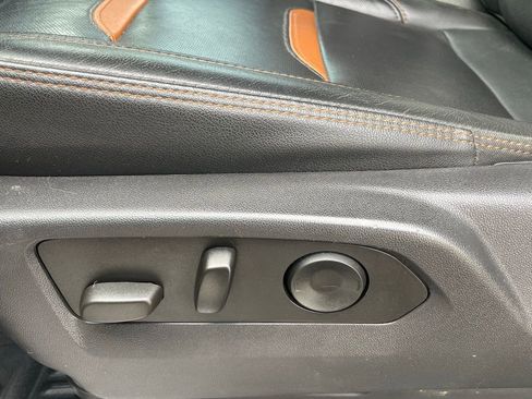 Used 2023 GMC Sierra 1500 AT4 w/ AT4 Premium Package image 9