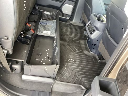 Used 2023 Ford F250 Lariat w/ Chrome Package image 39