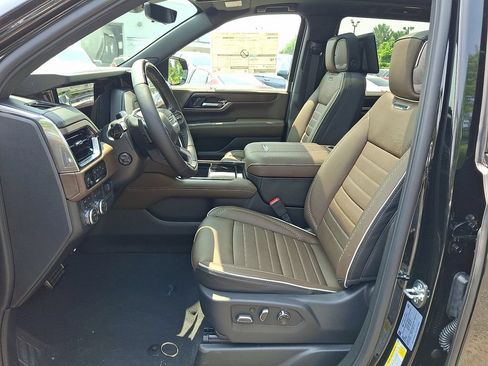 New 2026 GMC Yukon Denali Ultimate AWD/4WD image 10