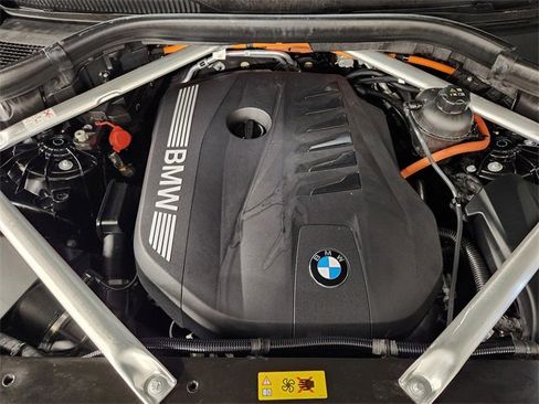 Used 2024 BMW X5 xDrive50e image 33
