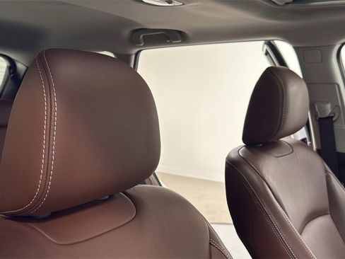 Used 2019 Subaru Outback 3.6R Touring image 19