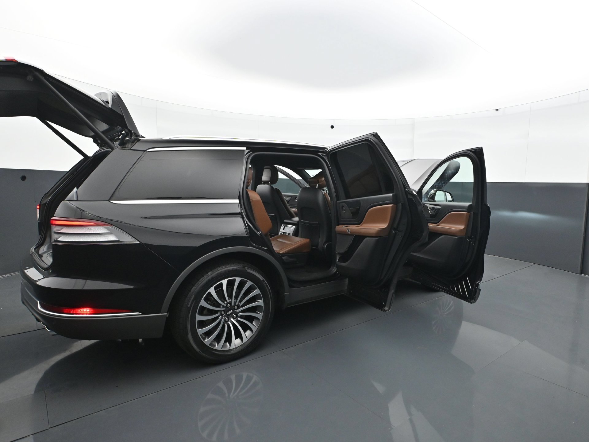 Used 2020 Lincoln Aviator Reserve w/ Class IV Trailer Tow Package AWD/4WD image 36