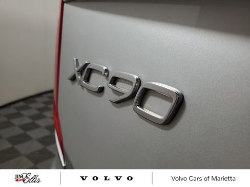 Used 2020 Volvo XC90 T6 Momentum w/ Protection Package Premier image 9