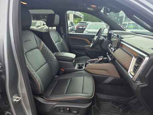 Used 2024 GMC Canyon Denali AWD/4WD image 25