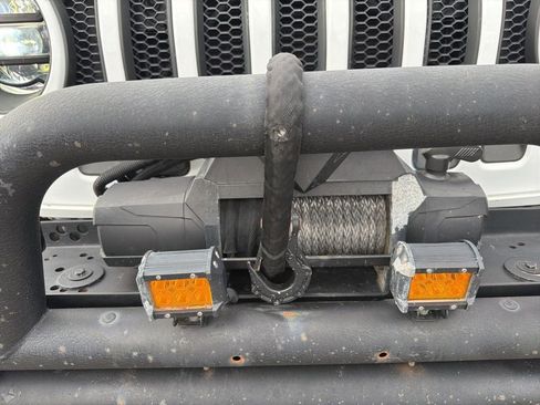 Used 2021 Jeep Wrangler Unlimited Islander image 12