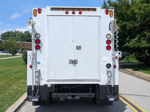 Used 2011 Ford F550 2WD Regular Cab Super Duty w/ Payload Upgrade Pkg image 8