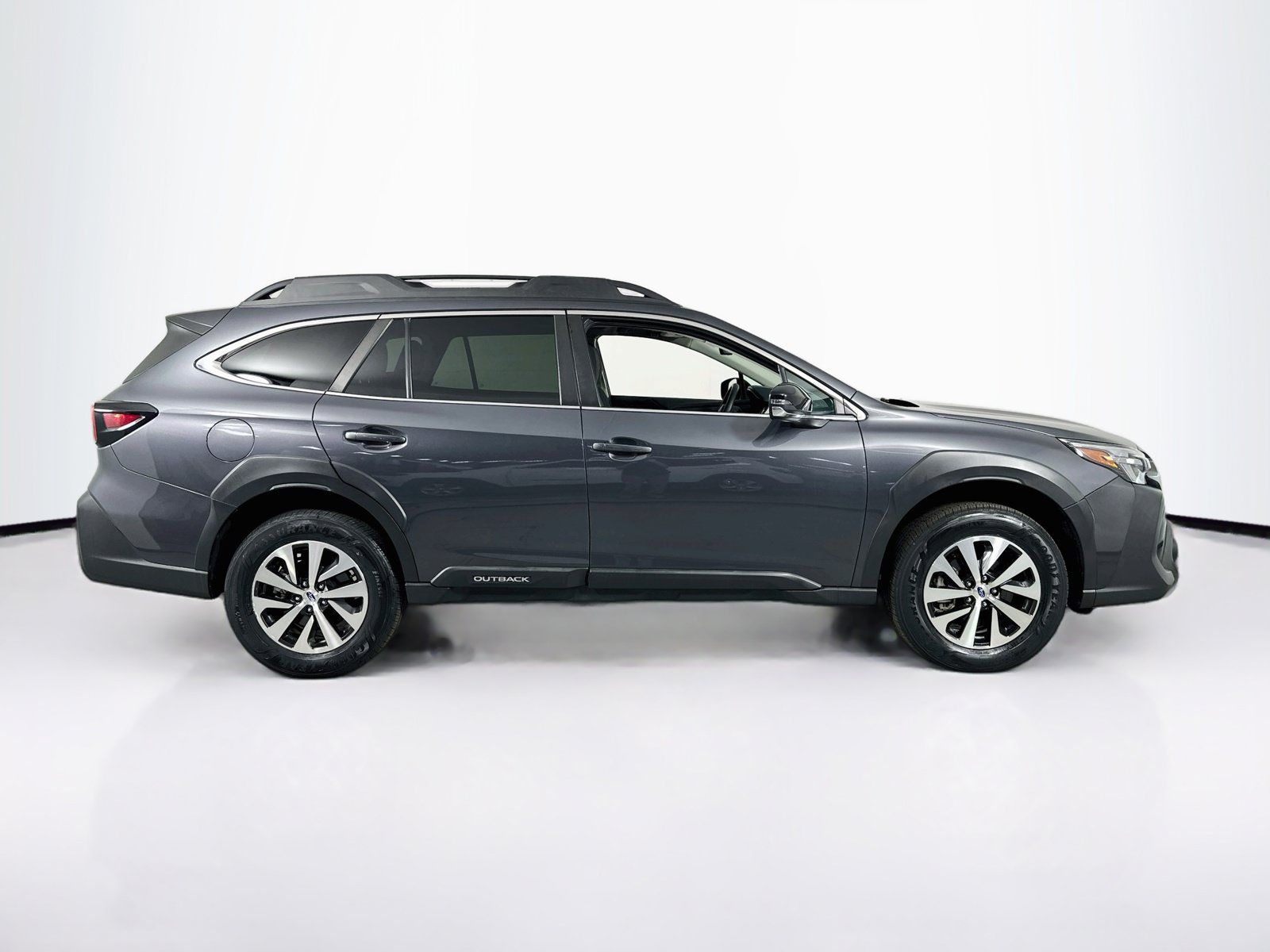 Used 2024 Subaru Outback Premium AWD/4WD image 4