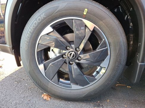 New 2026 Nissan Rogue SV w/ SV Premium Package image 4